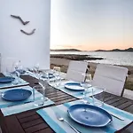 Kyma Seafront Exceptional 2bd House In Hébergement de vacances *