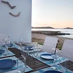 Kyma Seafront Exceptional 2bd House In Hébergement de vacances Náoussa